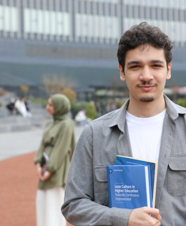 Yapay-Zeka8217nin-8216Yalanlari8217-LLM8217ler-Neden-Yaniltici-Bilgi-Uretir-featured