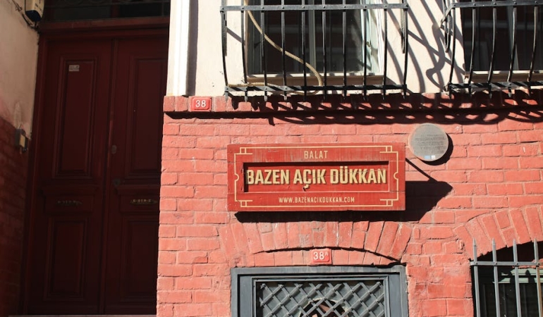 L-98-59-d-Magma-Okyanusuyla-Kapli-Tuhaf-Bir-Otegezegen-Kesfedildi-featured