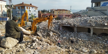 Umraniye8217de-Sahte-8220Mucize-Ilac8221-Yapilanmasina-Sok-Baskin-featured