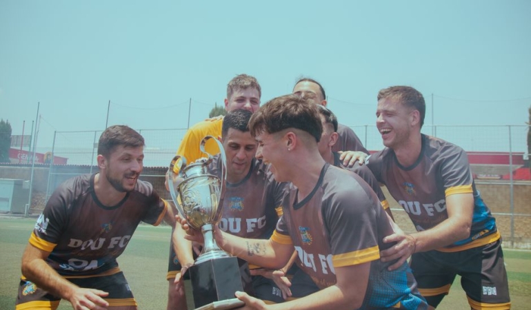 Galatasaray8217da-Selcuk-Inan8217dan-Sampiyonluk-Ruzgari-8220Hedefimiz-Tum-Maclari-Kazanmak8221-featured